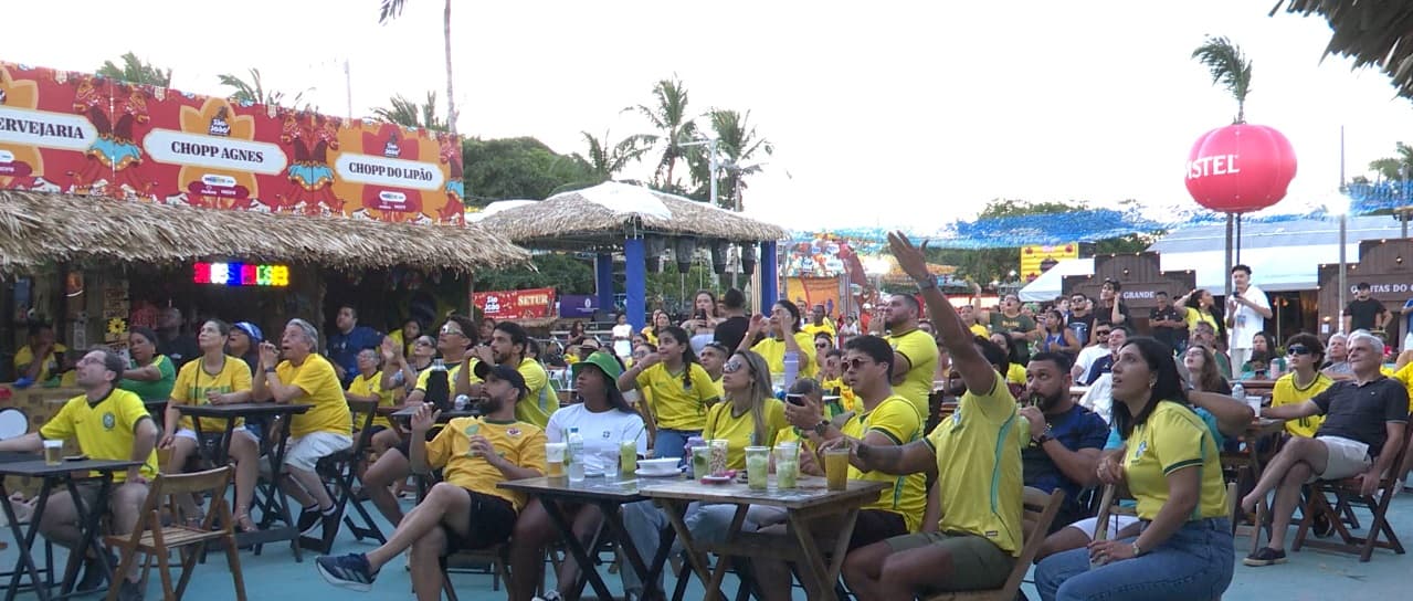 Torcedores assistem à eliminação do Brasil no Mundial de 2026 no Arraial do Ipem
