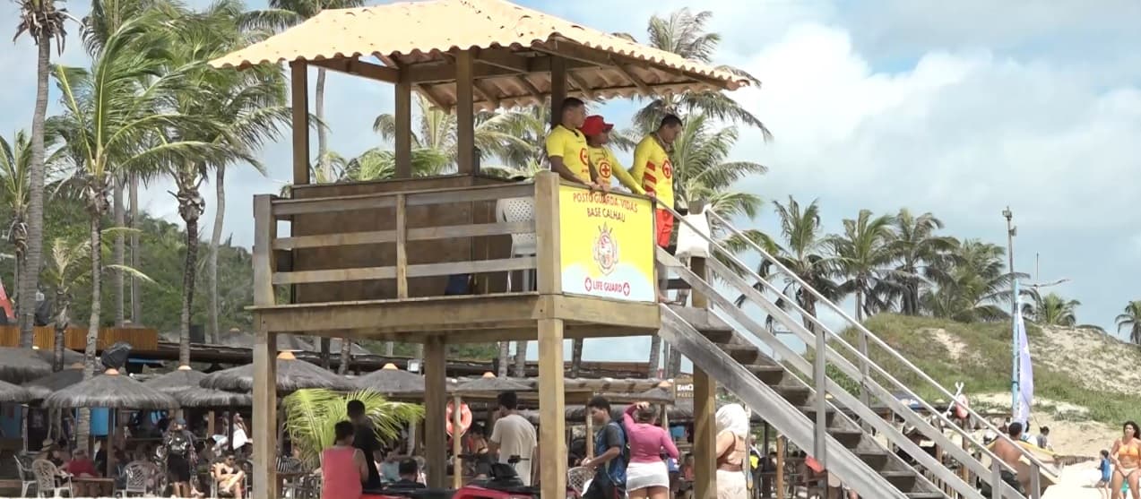 Corpo de Bombeiros realiza operações para evitar acidentes nas praias de São Luís