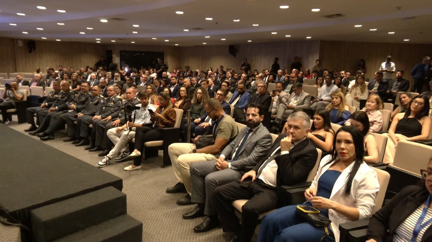Governo do Maranhão promove 99 delegados da Polícia Civil em cerimônia em São Luís
