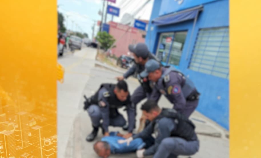 Idoso é contido após ameaçar pessoas com faca em agência bancária na Cohama