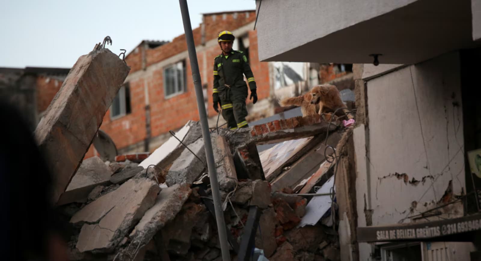 Colômbia vive dor, destruição e desespero um dia após terremoto; mortos chegam a 224