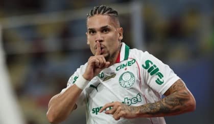 Paulinho tem lesão na coxa diagnosticada e volta a ser desfalque no ataque do Palmeiras