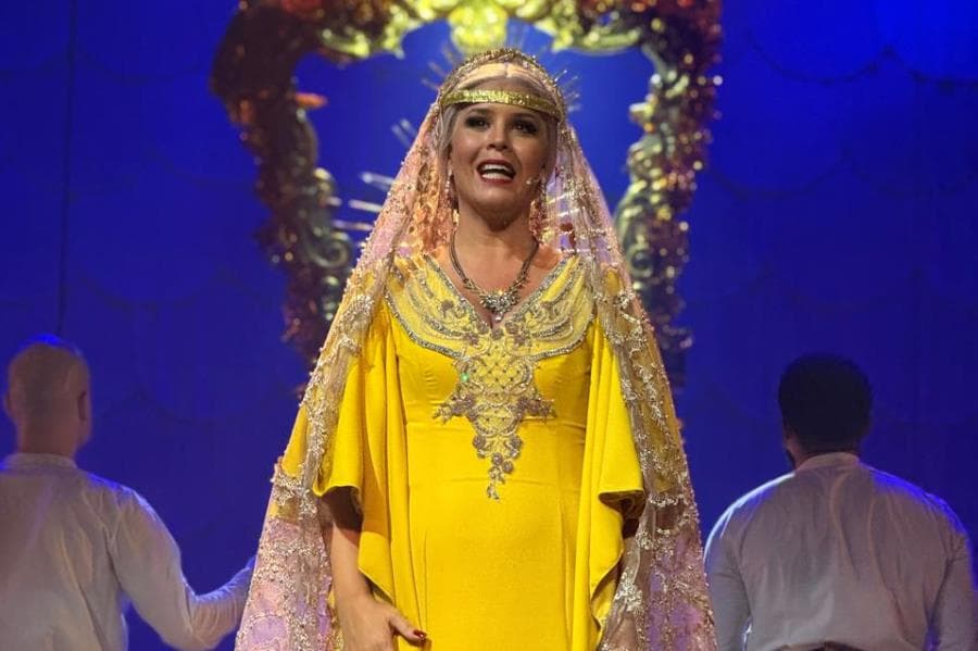 Mona Vilardo brilha como Fafá de Belém e ganha mais uma semana de palco em São Luís