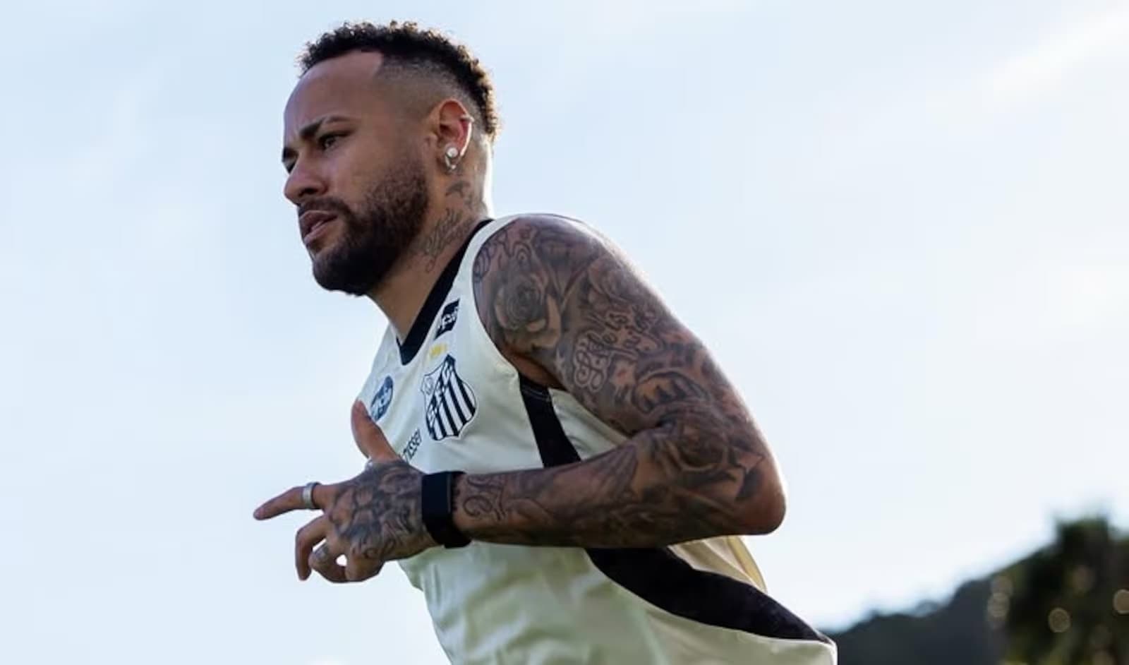 Neymar: relembre as vezes em que jogador desfalcou o Santos em partidas decisivas