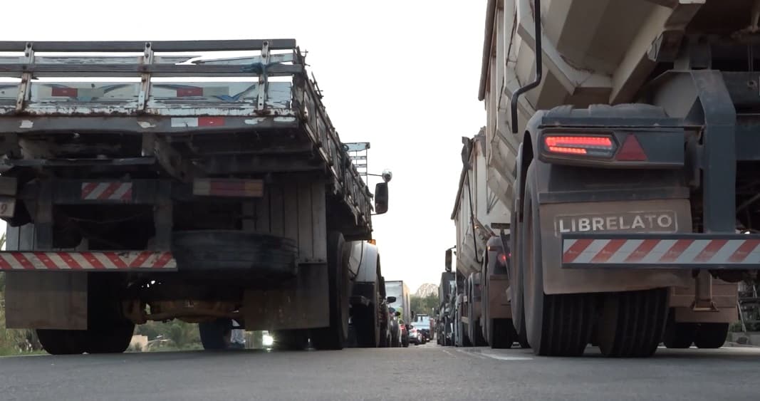 Motoristas enfrentam longos congestionamentos na saída de São Luís durante o fim de semana