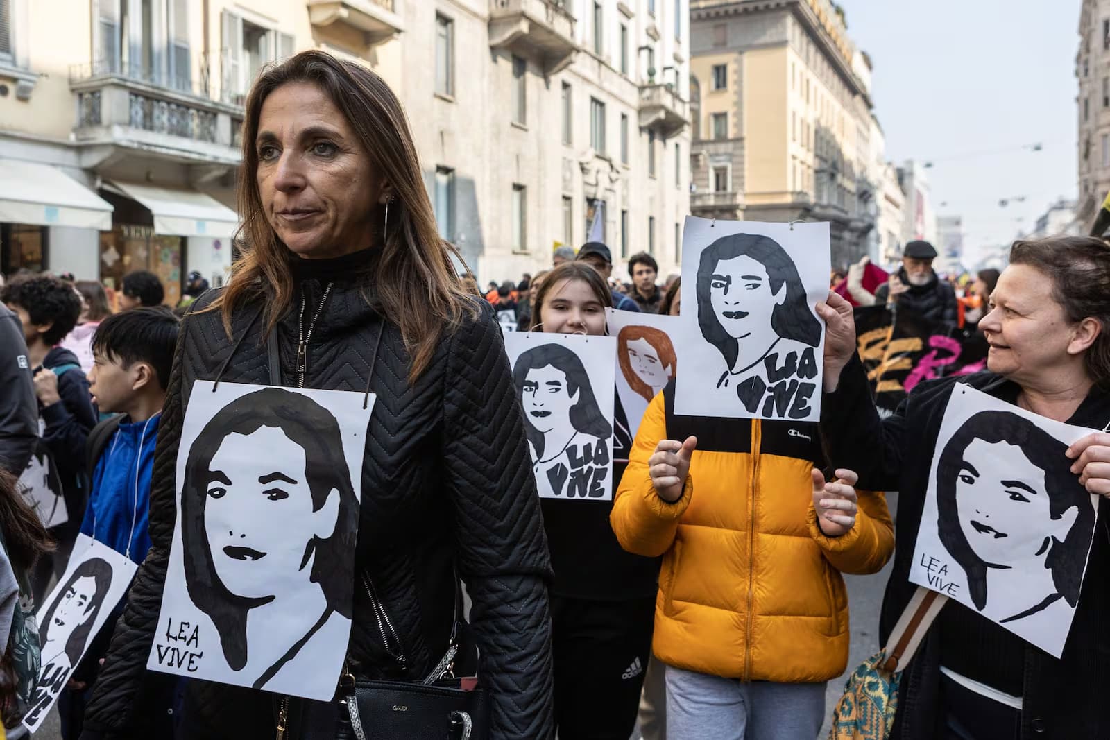 Conheça a trágica morte de uma mulher que testemunhou contra seu pai mafioso após o assassinato de sua mãe