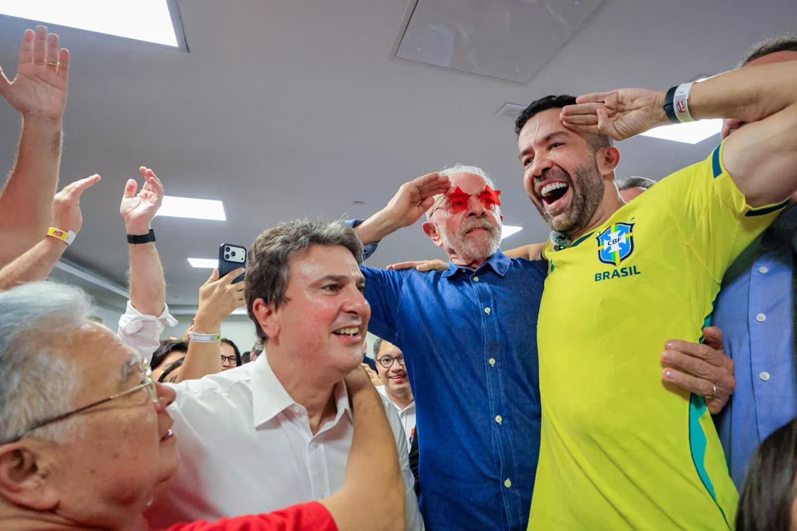 Quem é André Janones, general do ‘Exército do Lula’