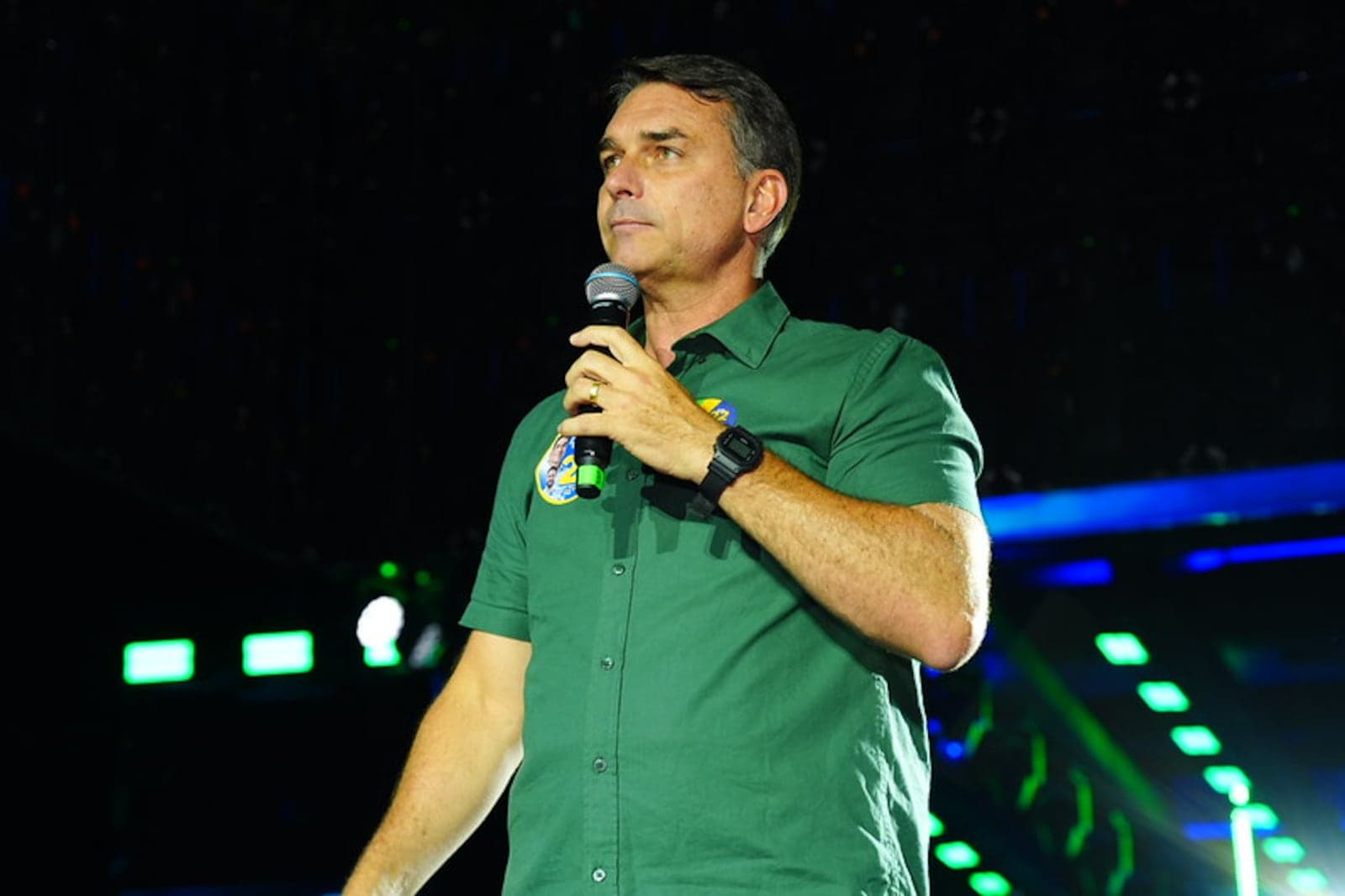 Com resultado da eleição, Flávio Bolsonaro ficará sem cargo político pela primeira vez em 24 anos