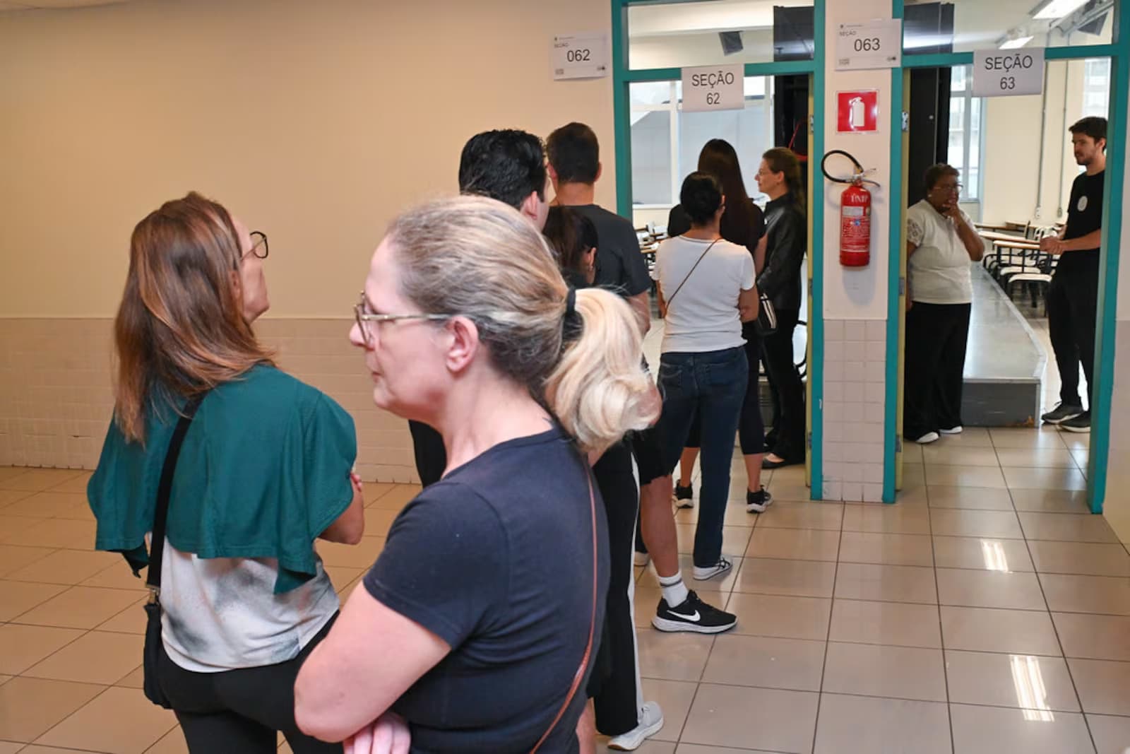 A três dias do segundo turno, chega a 300 o número de seções com endereço alterado