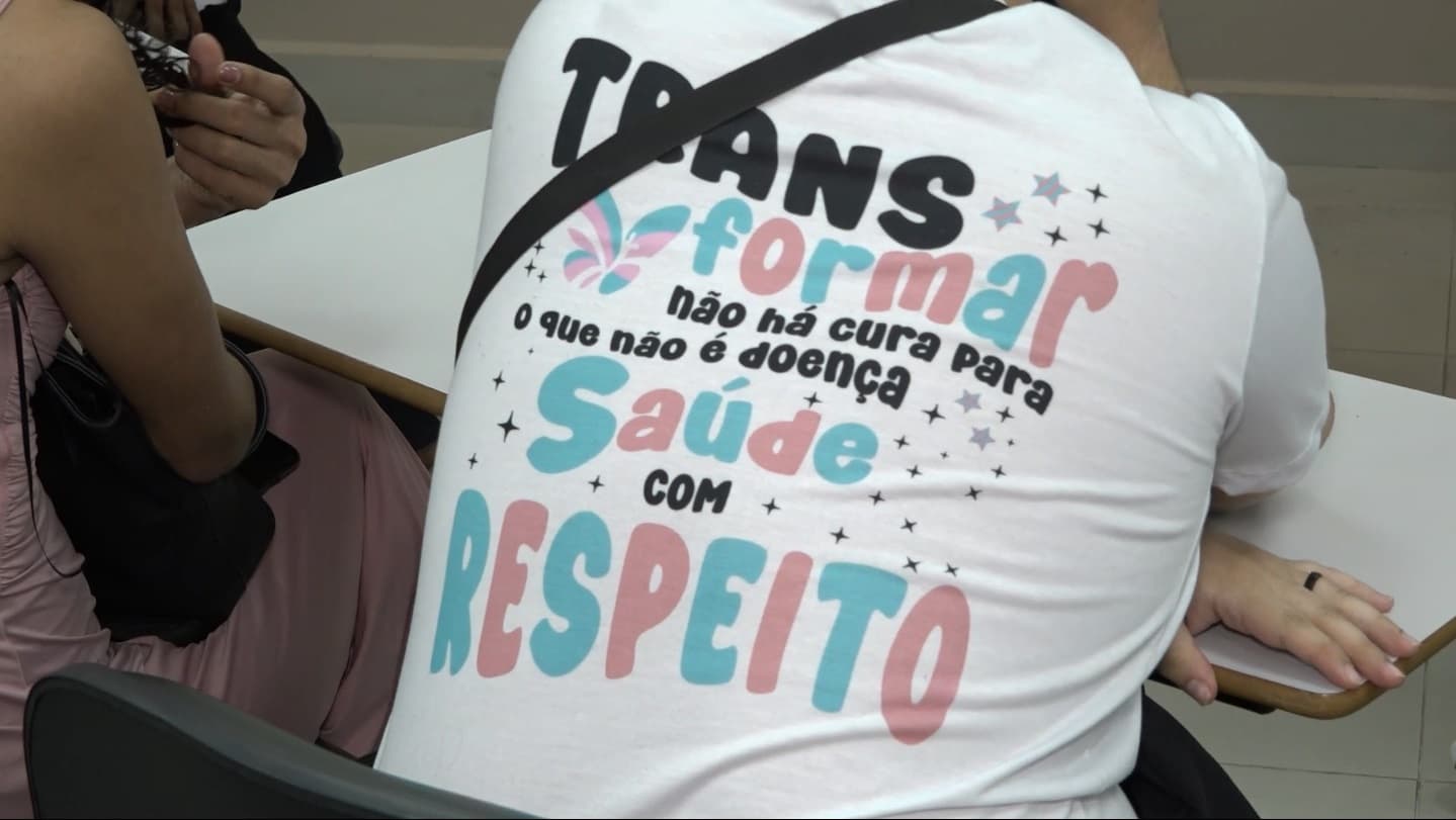 Faculdade promove discussão sobre barreiras enfrentadas por pessoas trans no acesso básico à saúde